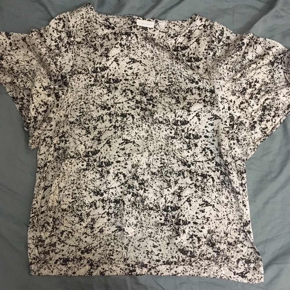 Black and white Top
